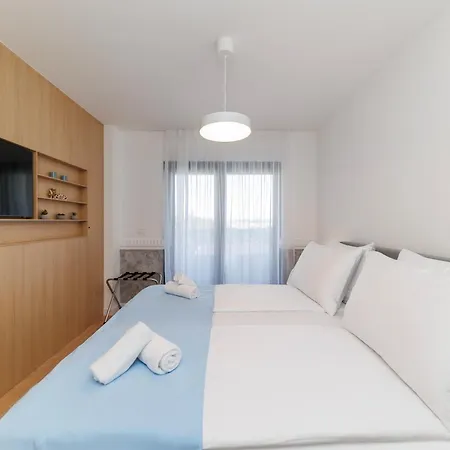 Luxury Residences By Belmont Realty Apartment