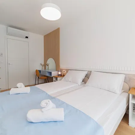 Luxury Residences By Belmont Realty Apartment