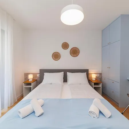 Luxury Residences By Belmont Realty Apartment *