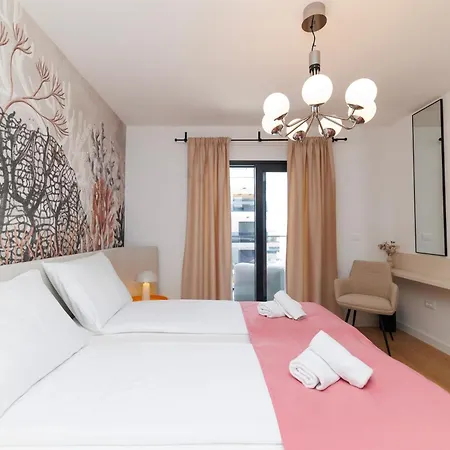 Luxury Residences By Belmont Realty Apartment *