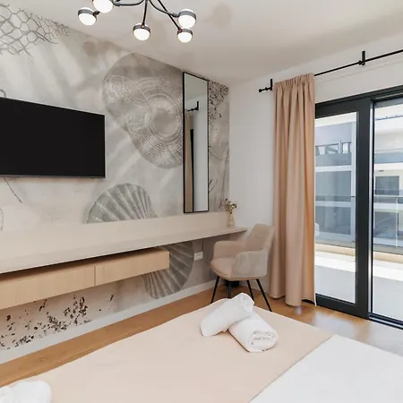 Luxury Residences By Belmont Realty Apartment