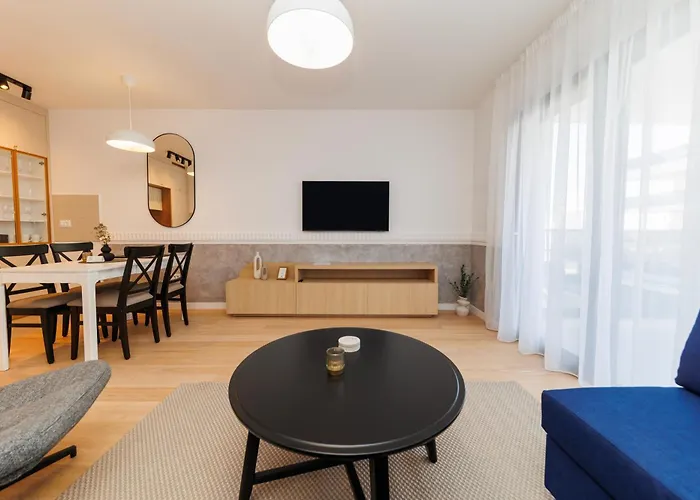 Luxury Residences By Belmont Realty זאדאר