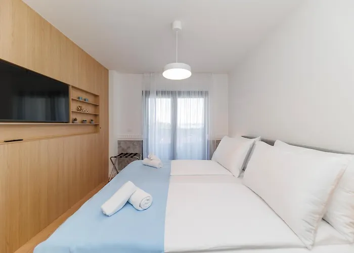 Luxury Residences By Belmont Realty דירה