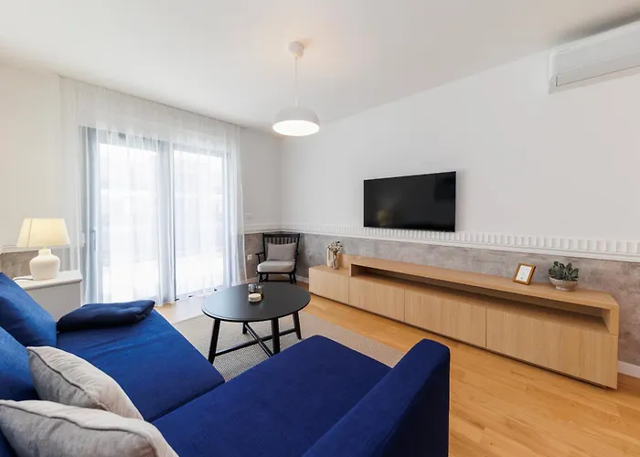 Luxury Residences By Belmont Realty דירה זאדאר