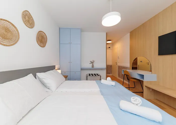 Luxury Residences By Belmont Realty דירה זאדאר