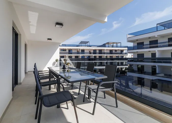 דירה Luxury Residences By Belmont Realty *