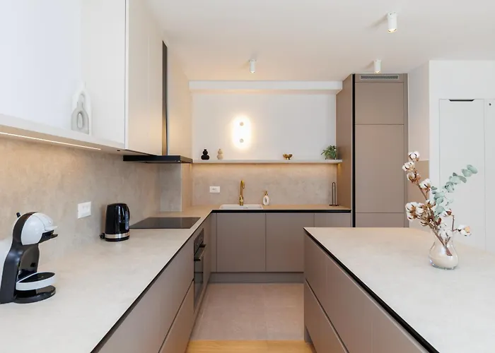 דירה Luxury Residences By Belmont Realty