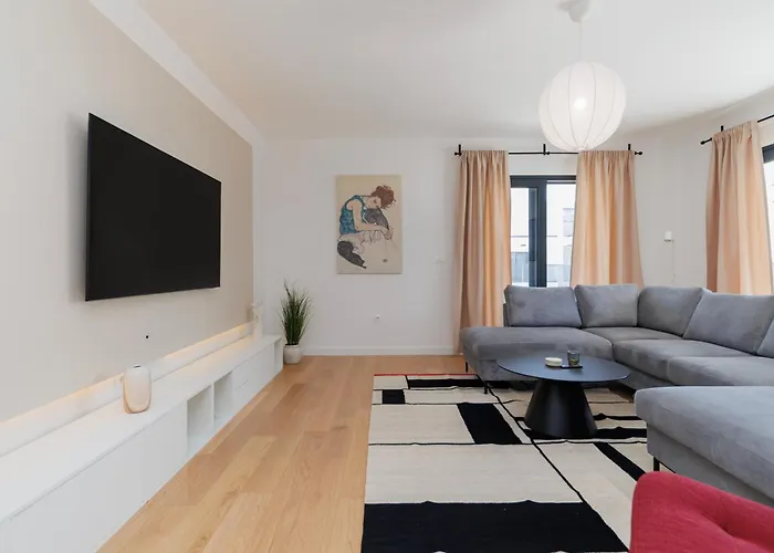 Luxury Residences By Belmont Realty דירה זאדאר